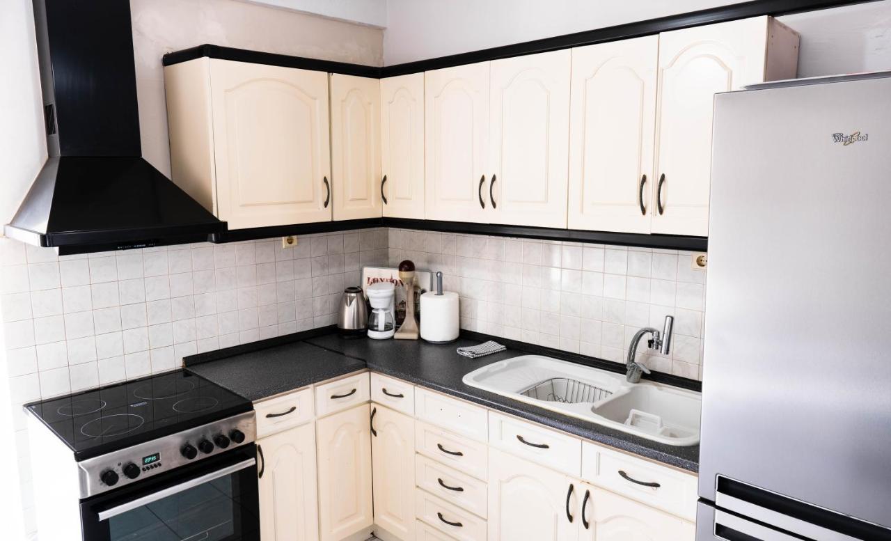Nice For 3 Ppl In Toumpa Apartment
