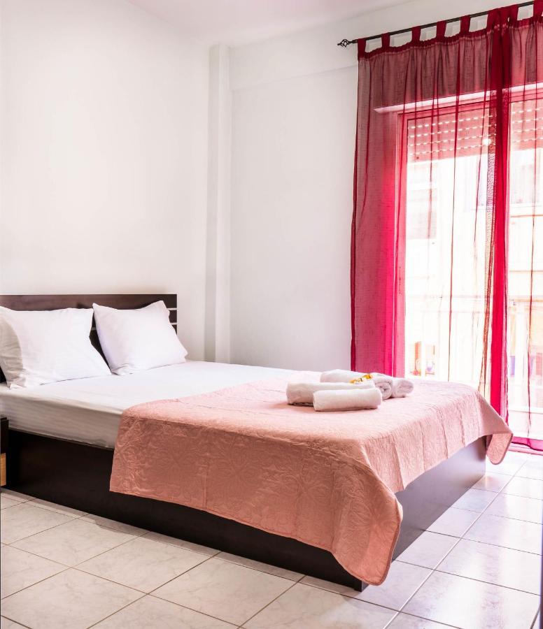 Nice For 3 Ppl In Toumpa Thessaloniki